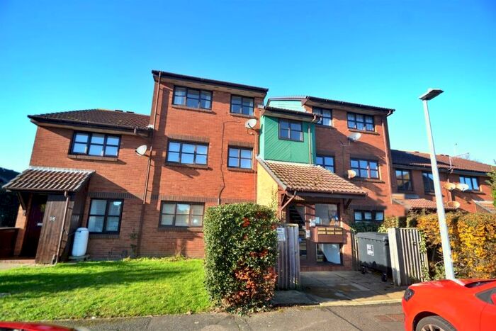 2 Bedroom Flat To Rent In Poole, BH15
