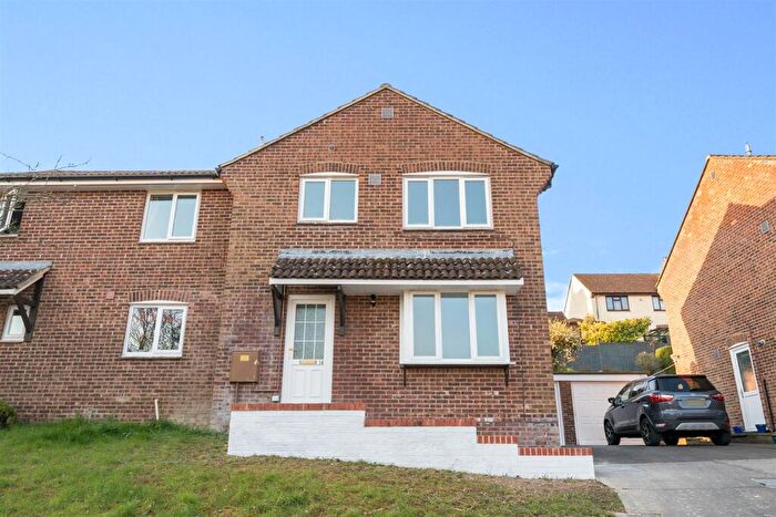 3 Bedroom Semi-Detached House To Rent In Owlswood, Salisbury, SP2