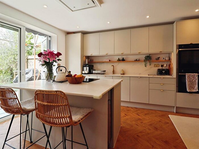 4 Bedroom End Of Terrace House For Sale In Gibson Way, Penarth, CF64