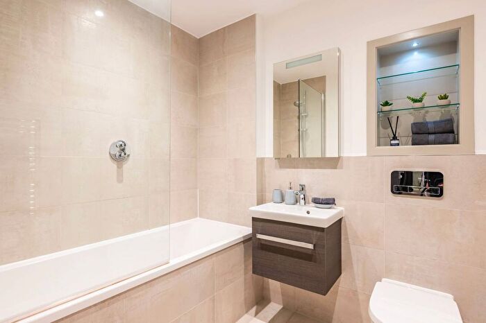 1 Bedroom Flat To Rent In Zenith House, Wood Green, London, N15