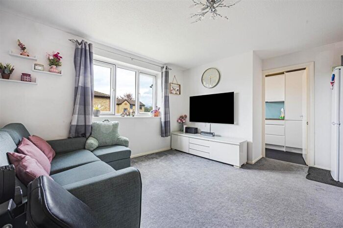 2 Bedroom Flat For Sale In Lowestoft Drive, Cippenham, SL1