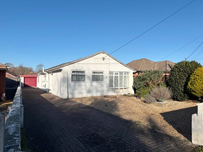 3 Bedroom Detached Bungalow For Sale In Southbourne Avenue, Holbury, Southampton, Hampshire, SO45