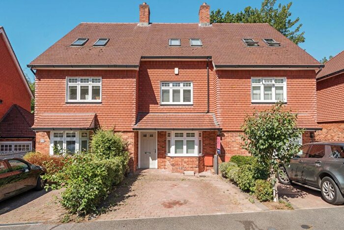 3 Bedroom Terraced House To Rent In Love Lane, Mayfield, TN20