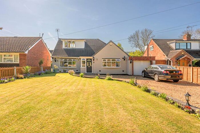4 Bedroom Detached Bungalow For Sale In School Road, Himley, DY3