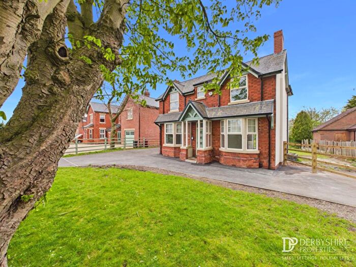 4 Bedroom Detached House For Sale In The Common, South Normanton, Alfreton, DE55
