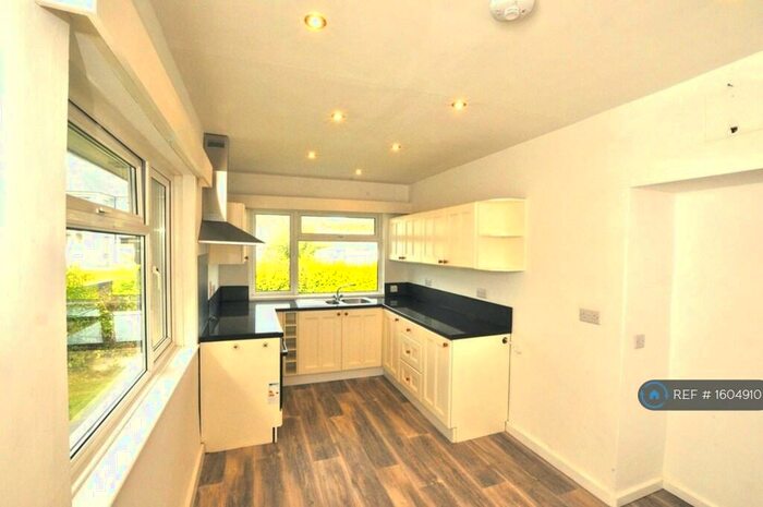 1 Bedroom Flat To Rent In Field Place, New Quay, SA45