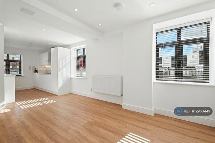 2 Bedroom Flat To Rent In Sloane House, Aylesbury, HP20