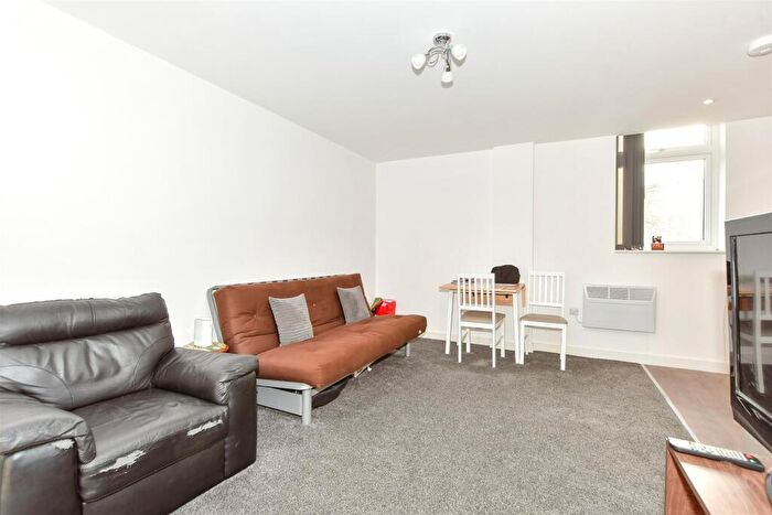 1 Bedroom Flat For Sale In High Street, Bognor Regis, West Sussex, PO21