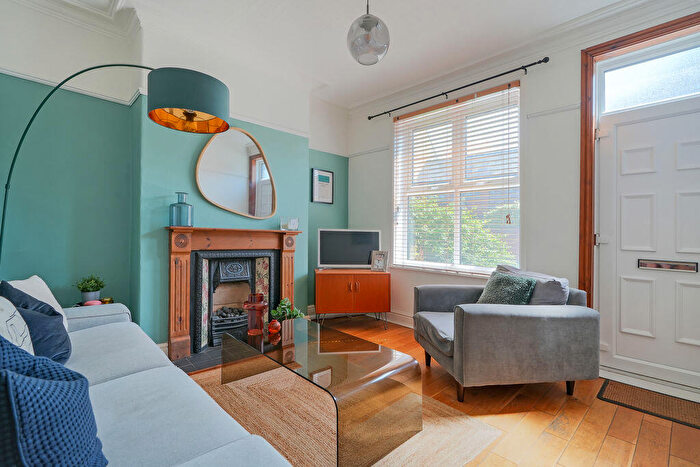 3 Bedroom Terraced House For Sale In Norton Lees Road, Norton Lees, Sheffield, S8