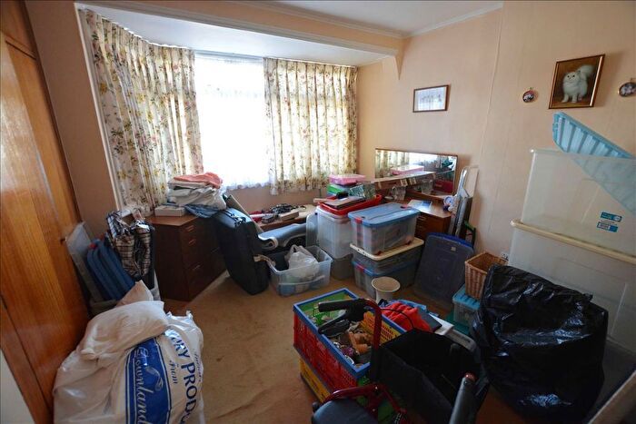 2 Bedroom Terraced House For Sale In Fernside Avenue, Feltham, Middlesex, TW13