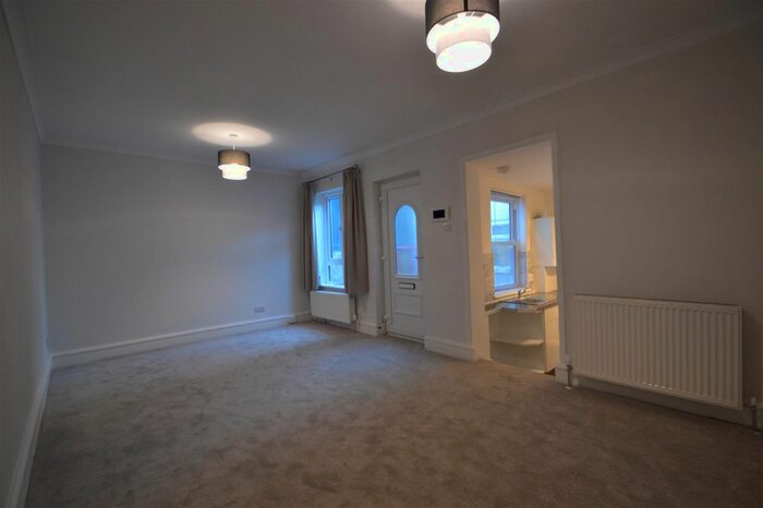 1 Bedroom Flat To Rent In Maple Road, Surbiton, KT6