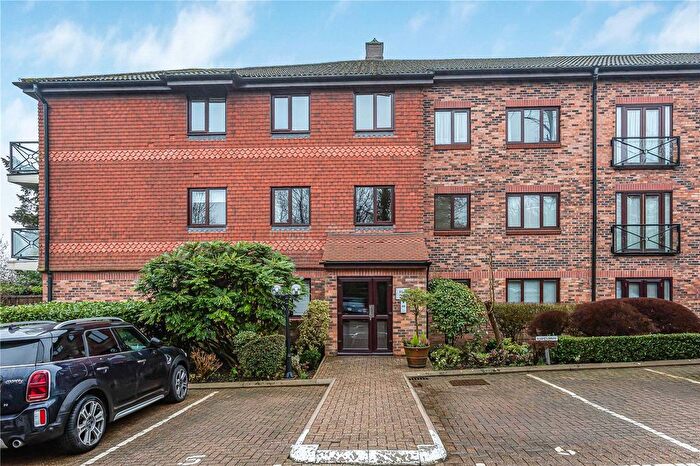 2 Bedroom Flat For Sale In Hillcrest Lodge, Elstree, Hertfordshire, WD6