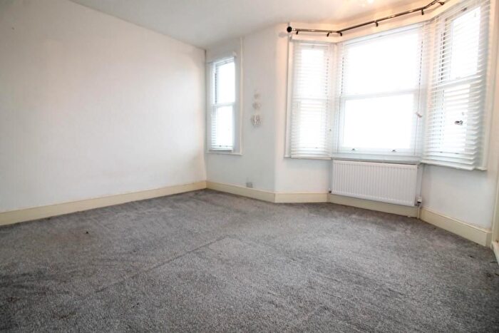 3 Bedroom Terraced House To Rent In North Road, Ilford, IG3