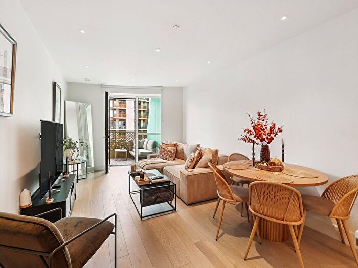 2 Bedroom Flat For Sale In Cascade Way, White City Living, W12