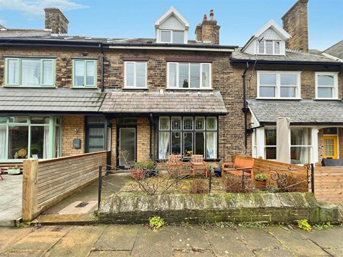 5 Bedroom Terraced House For Sale In Gordon Terrace, Bradford, BD10