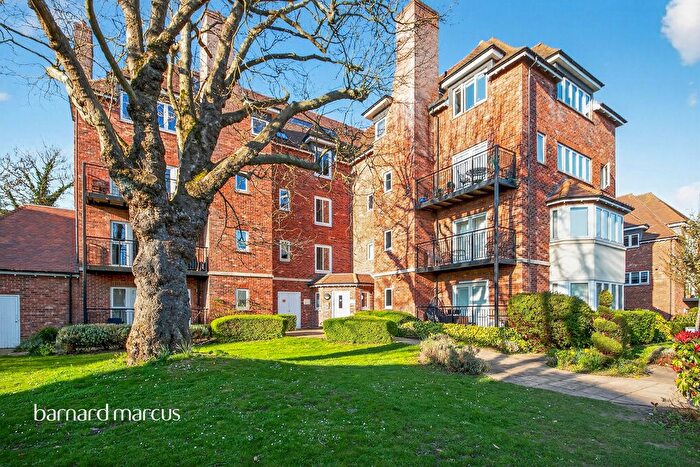 2 Bedroom Flat For Sale In Guardhouse Way, London, NW7