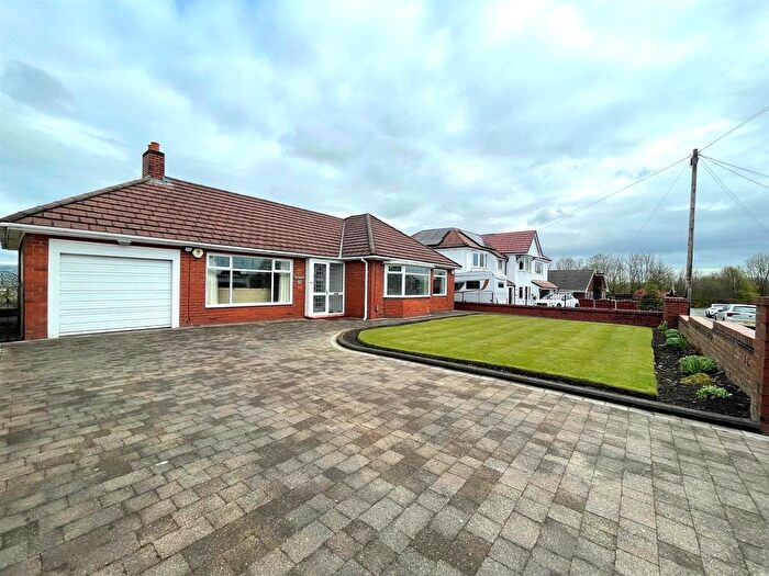 2 Bedroom Detached Bungalow For Sale In Bolton Road, Westhoughton, Bolton, BL5