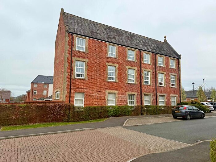 2 Bedroom Flat For Sale In West End, Southampton, SO30