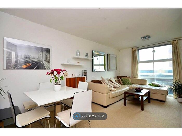 1 Bedroom Flat To Rent In Warwick Building, London, SW11