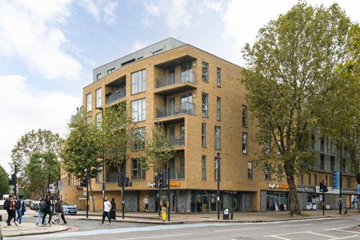 2 Bedroom Flat To Rent In Fulneck Place, Whitechapel, E1