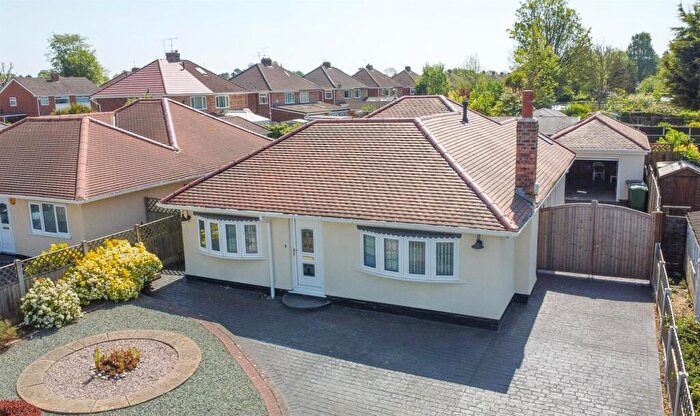 3 Bedroom Detached Bungalow For Sale In Greenfields Crescent, Bromborugh, CH62