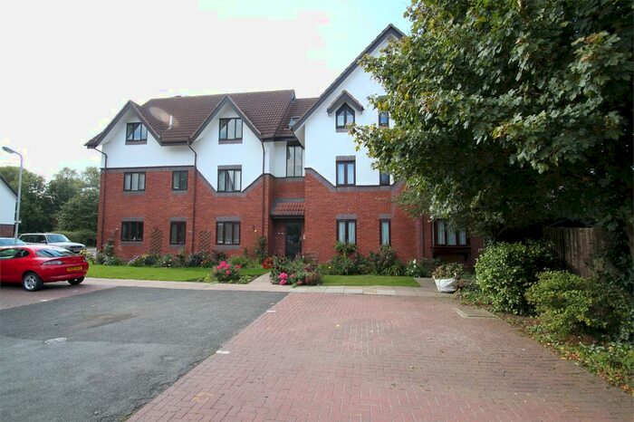 2 Bedroom Flat To Rent In Wren Drive, West Drayton, Middlesex, UB7