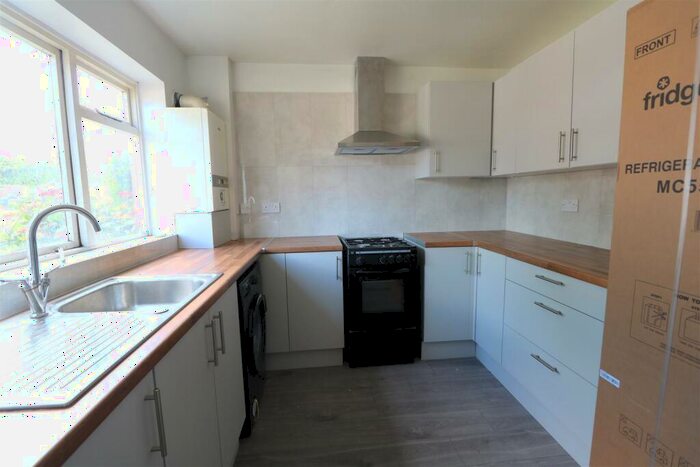 House To Rent In Hartford Rise, Camberley, GU15