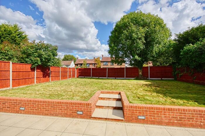 5 Bedroom Detached House To Rent In Onslow Avenue Cheam Surrey, Cheam, SM2