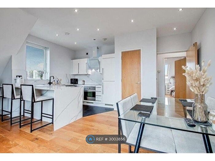 3 Bedroom Flat To Rent In Station Approach, Ruislip, HA4