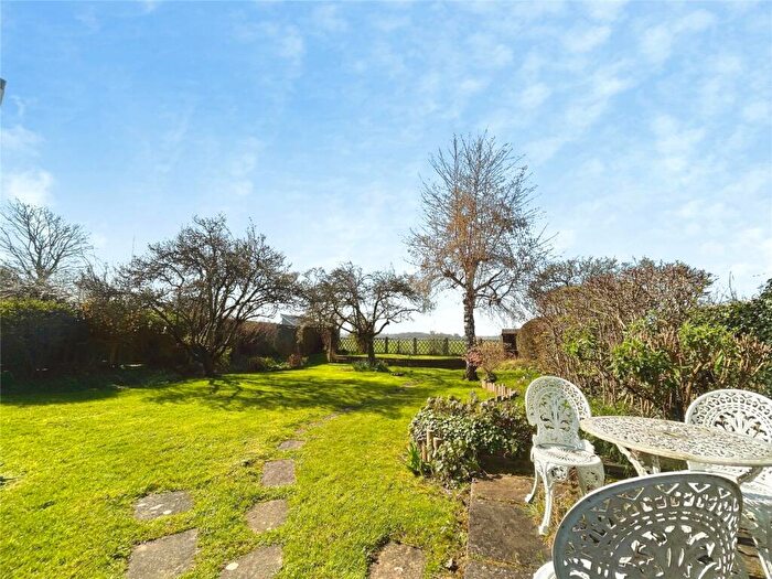 3 Bedroom Bungalow For Sale In Orchard Drive, Meopham, Kent, DA13