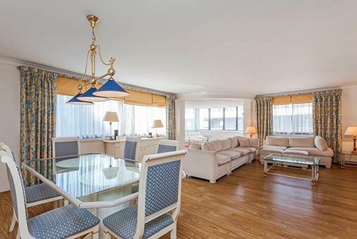 3 Bedroom Flat To Rent In The Terraces, Queens Terrace, London, NW8