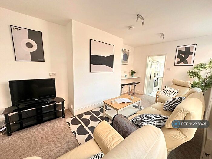 5 Bedroom Terraced House To Rent In Monks Road, Exeter, EX4