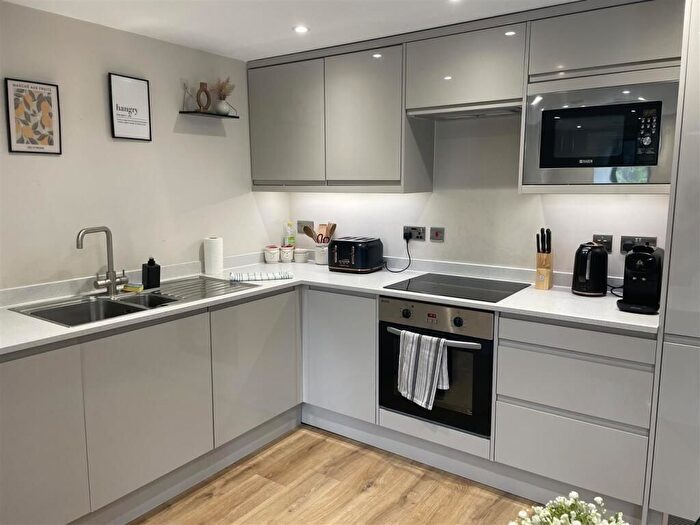 1 Bedroom Flat To Rent In Queens Road, New Malden, KT3