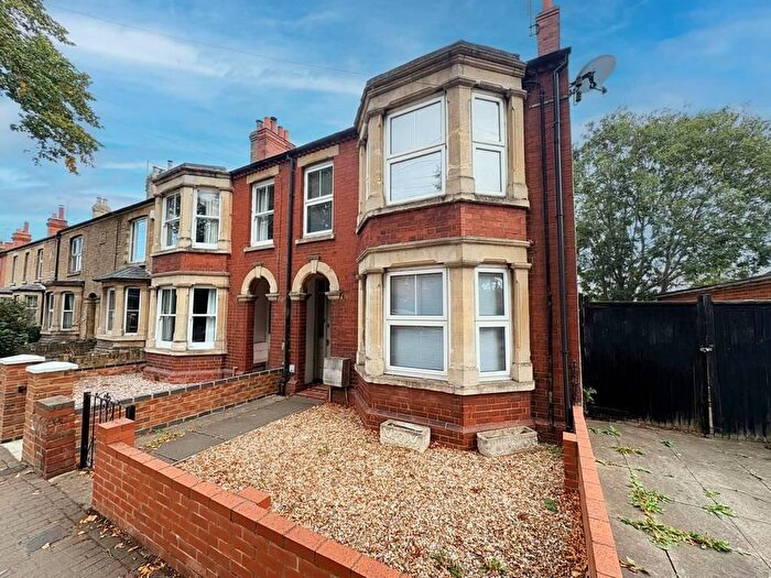 4 Bedroom End Terrace House To Rent In Wellingborough Road, Olney, MK46