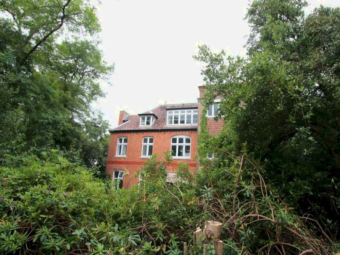 4 Bedroom Flat To Rent In Chaddesley Wood Road, Sandbanks, Poole, BH13