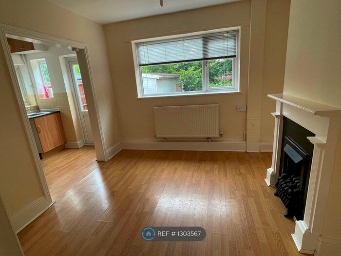 3 Bedroom Semi-Detached House To Rent In Cotman Close, Birmingham, B43