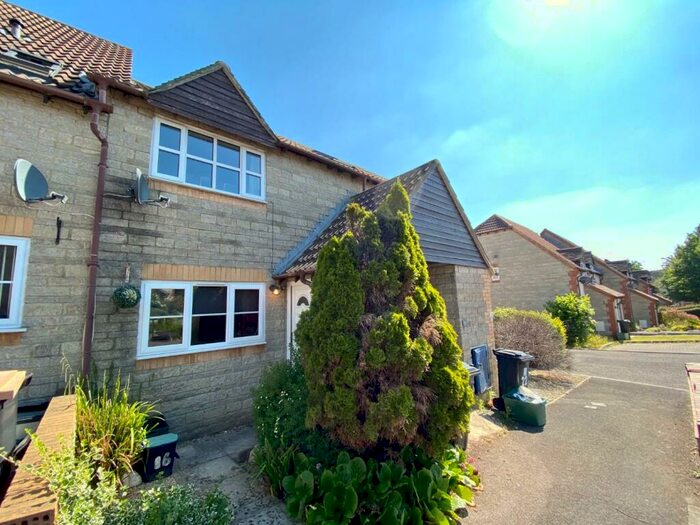 1 Bedroom Flat To Rent In St. Andrews, Warmley, Bristol, BS30