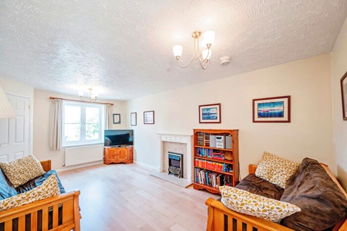 3 Bedroom Link Detached House For Sale In Combroke Grove, Hatton Park, Warwick, CV35