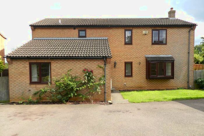 4 Bedroom Detached House To Rent In Sallow Avenue, Northampton, NN3