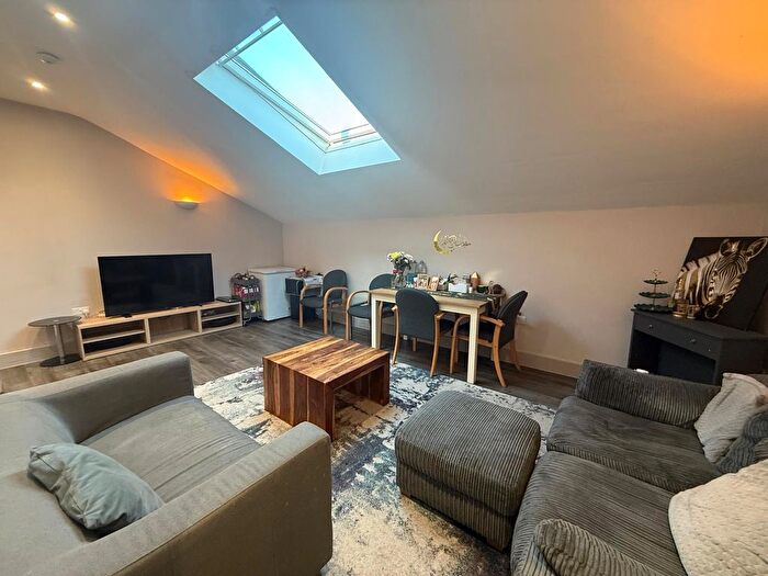 2 Bedroom Flat To Rent In Quilters Way, Stoke Mandeville, Aylesbury, HP22