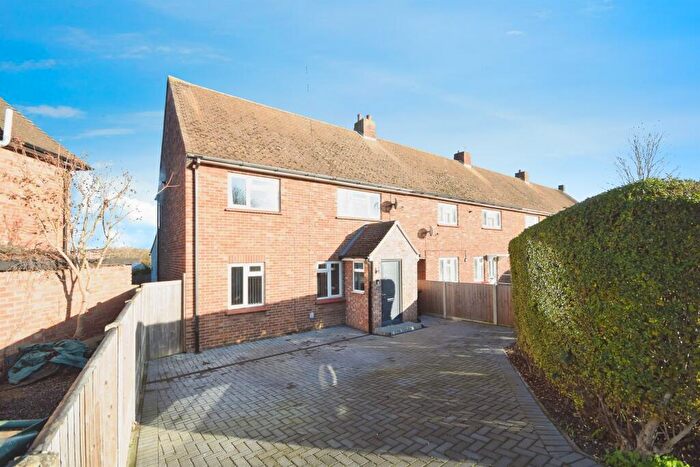 4 Bedroom End Of Terrace House For Sale In Rifle Hill, Braintree, CM7