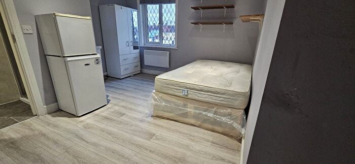 Studio To Rent In Southgate Avenue, Ashford, TW13