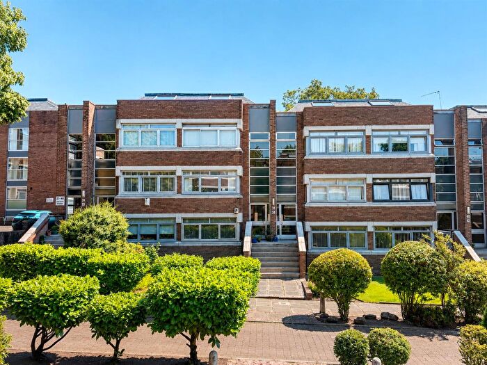 1 Bedroom Flat To Rent In Dirleton Place, Glasgow, G41