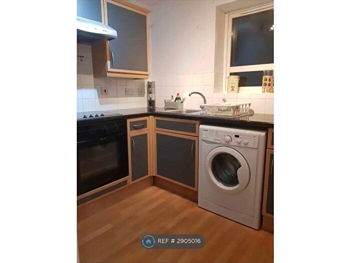 2 Bedroom Flat To Rent In Sandy Lane, Coventry, CV1