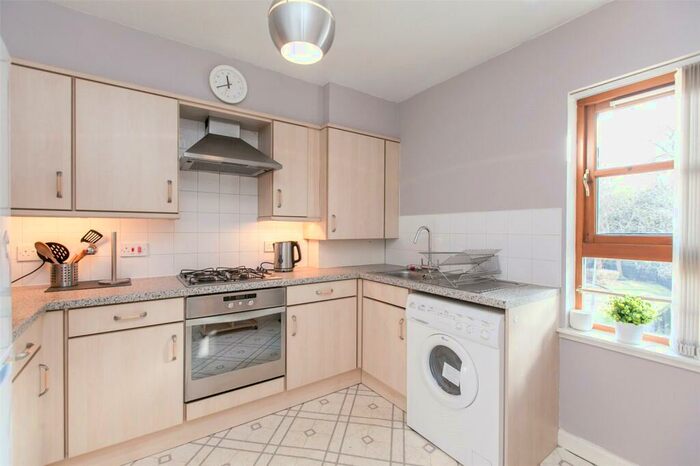 2 Bedroom Flat To Rent In Warriston Road, Edinburgh, EH3