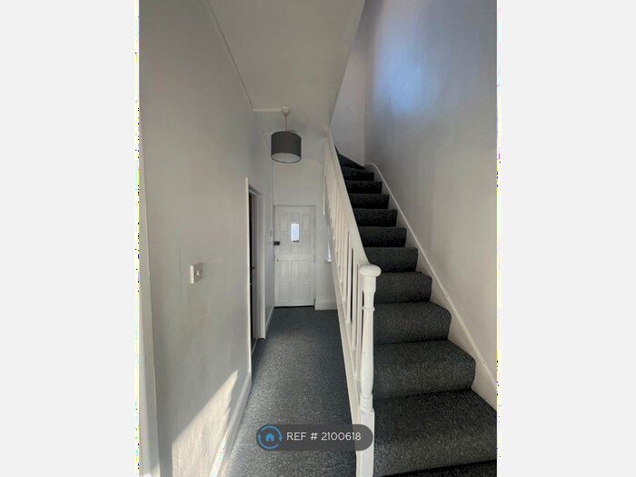 3 Bedroom Flat To Rent In Carlton Road, Nottingham, NG3