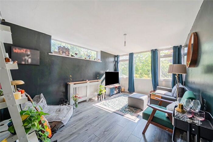 1 Bedroom Flat For Sale In Albemarle Road, Beckenham, BR3