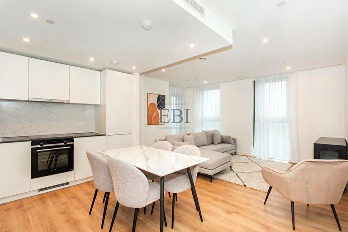 1 Bedroom Apartment To Rent In One Thames Quay, Marsh Wall, Canary Wharf, E14