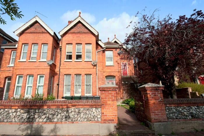 2 Bedroom Flat To Rent In Enys Road, Eastbourne, BN21