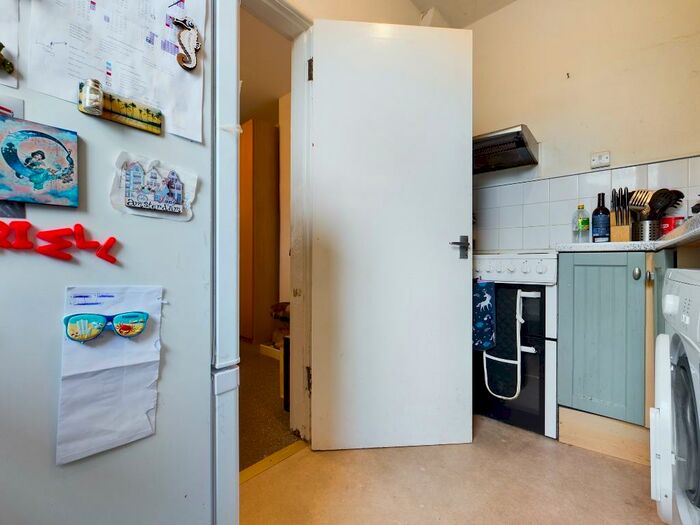 2 Bedroom Flat To Rent In St. Andrews Road, BN41